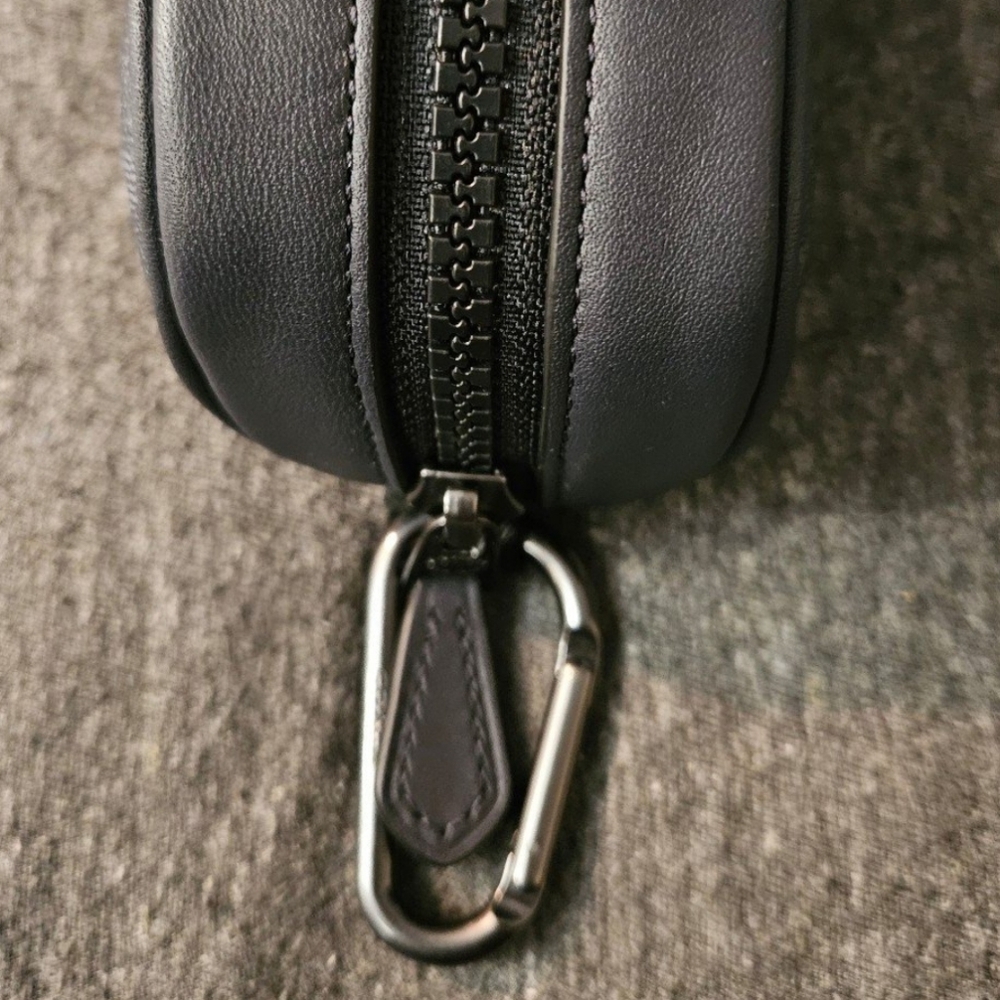 Coach - Picture 6 of 6